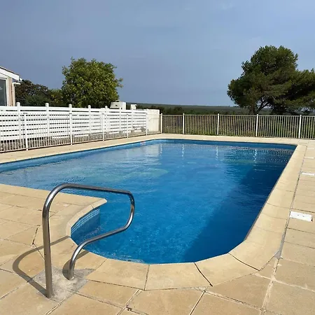 Pavillon Confortable Avec Piscine, Terrasse Et Parking Prive - Fr-1-409-220 * Fleury (Aude)