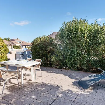Pavillon Confortable Avec Piscine, Terrasse Et Parking Prive