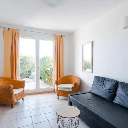 Pavillon Confortable Avec Piscine, Terrasse Et Parking Prive Villa Fleury (Aude)
