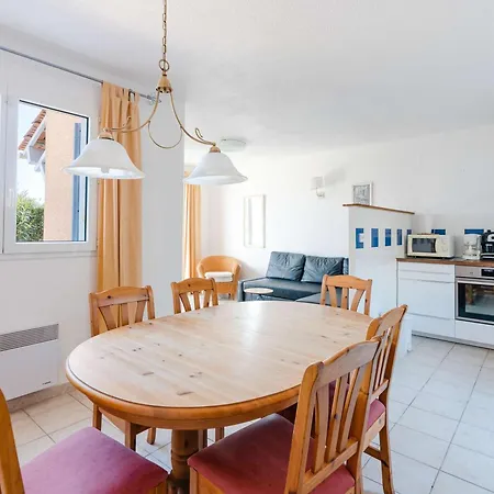 Villa Pavillon Confortable Avec Piscine, Terrasse Et Parking Prive - Fr-1-409-220